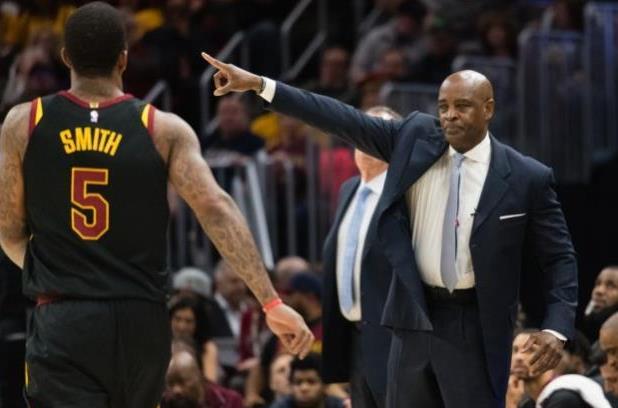 与往届不同 与往届不同